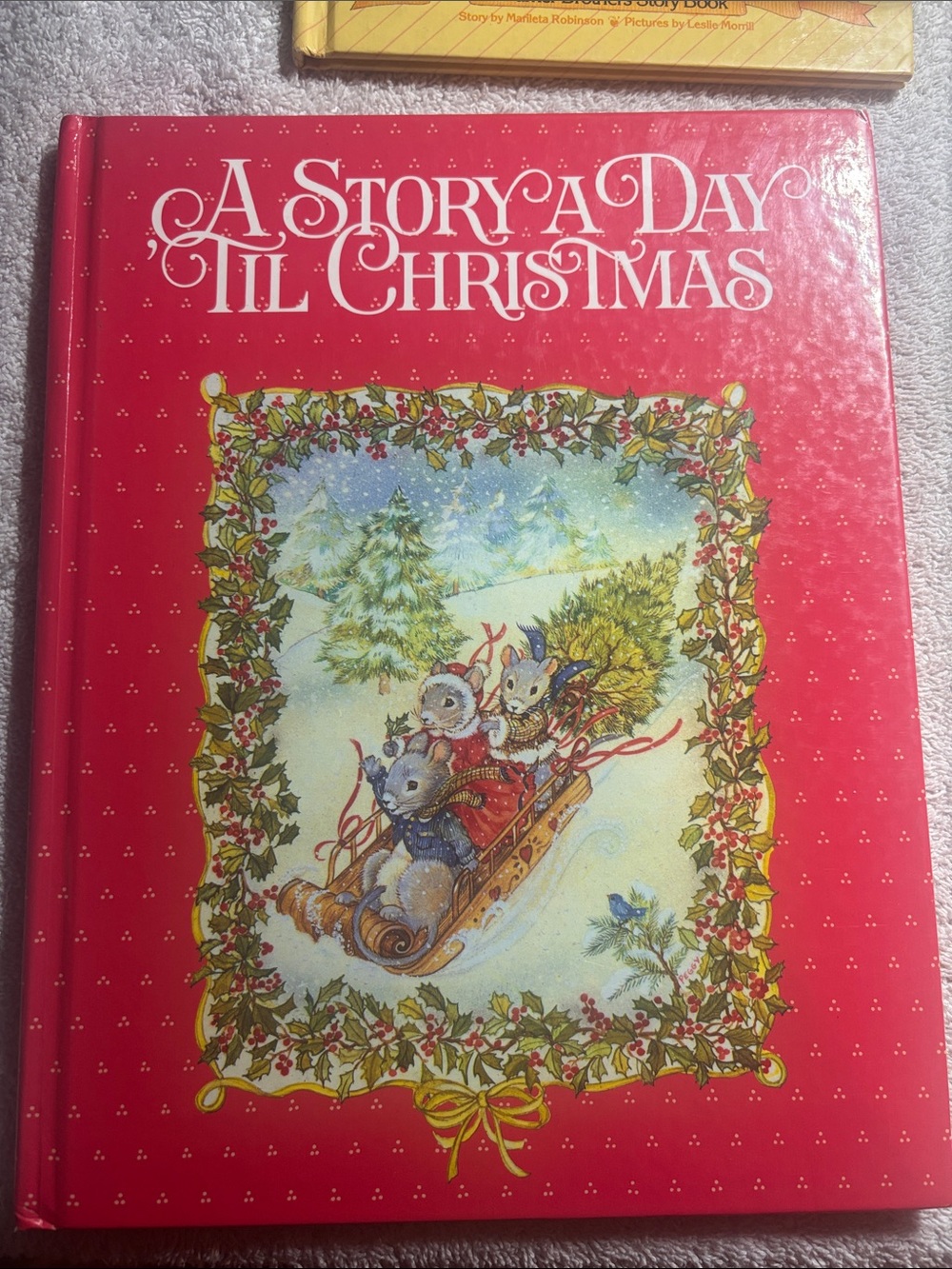 A Story a Day 'Til Christmas - Classic Red Holiday Storybook